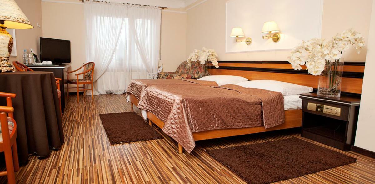 Wzgorze Toskanii Conferences & Restaurant Przeźmierowo Εξωτερικό φωτογραφία