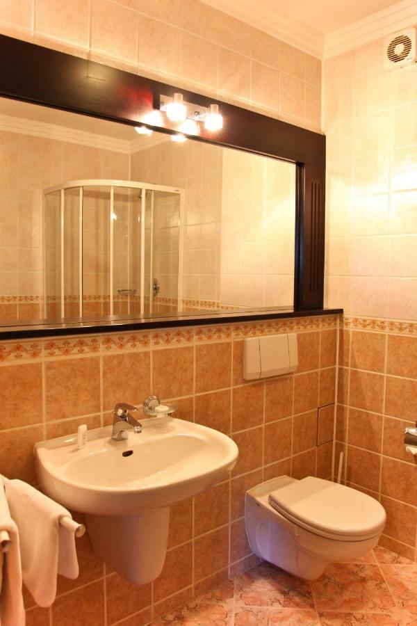 Wzgorze Toskanii Conferences & Restaurant Przeźmierowo Εξωτερικό φωτογραφία